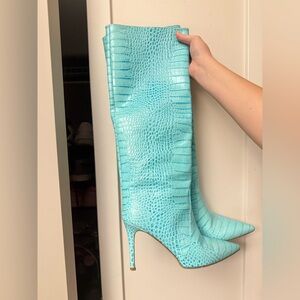 Knee high heeled boots!!!